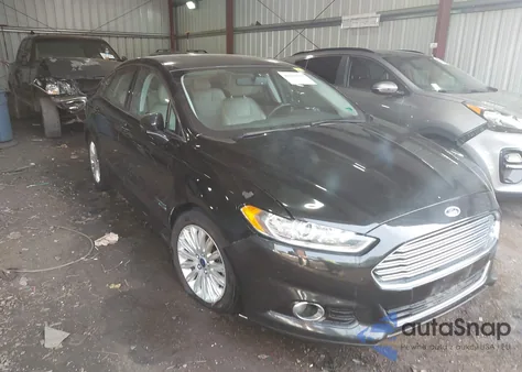 2014 Ford Fusion Energi Titanium from USA, damaged, VIN 3FA6P0SU1ER288436